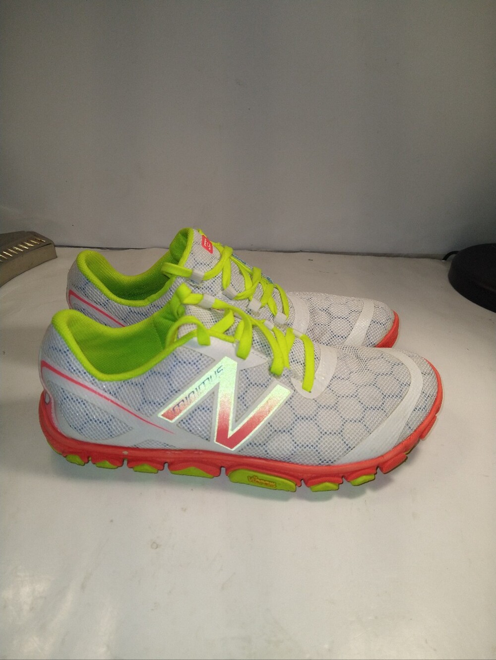 New Balance Minimus Trail Running Shoes Women's sz 7.5B (WR10WC2) Vibram Sole.